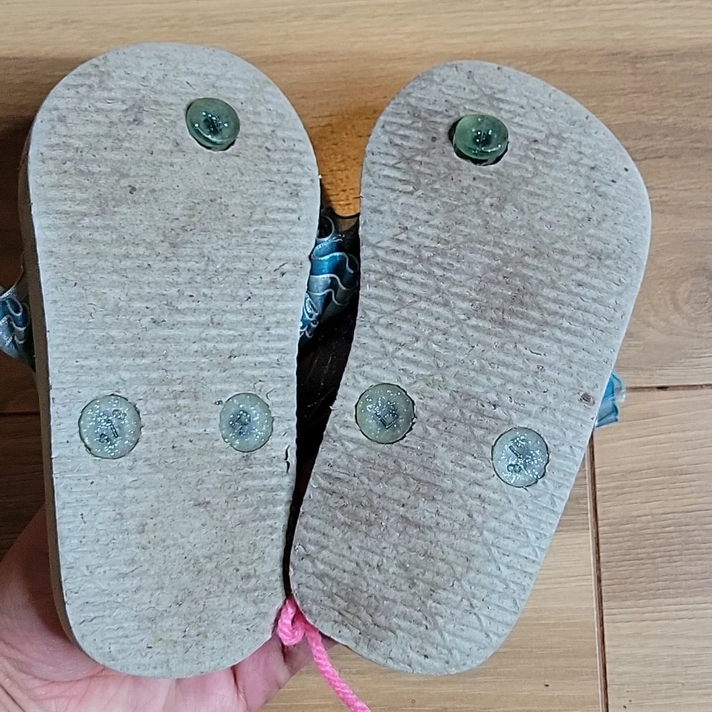 *3/$15* Frozen Toddler Girl Flip-Flops size 7/8